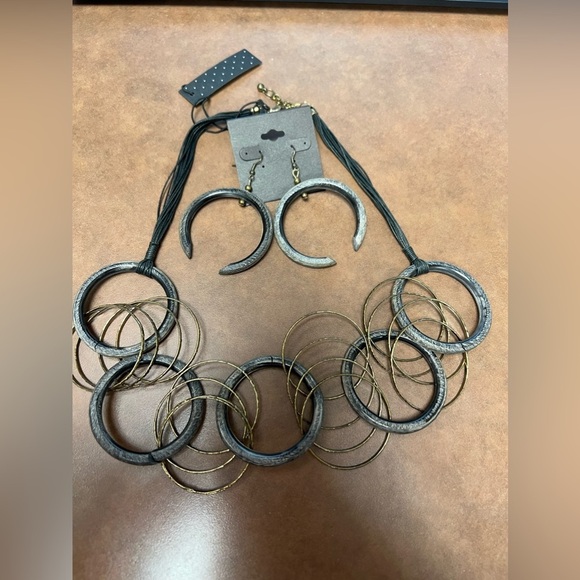 Black and Gold Hoop Necklace with earrings-Contemporary, statement piece - Picture 8 of 9